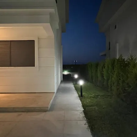 Serentha 2 Villa *